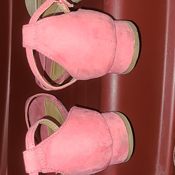 Sandals - Picture 5 of 11